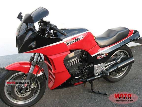 Kawasaki GPZ 750 #8386945