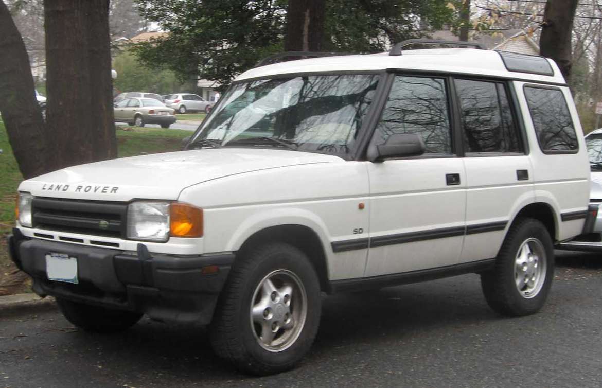 Land-Rover Discovery #8754974