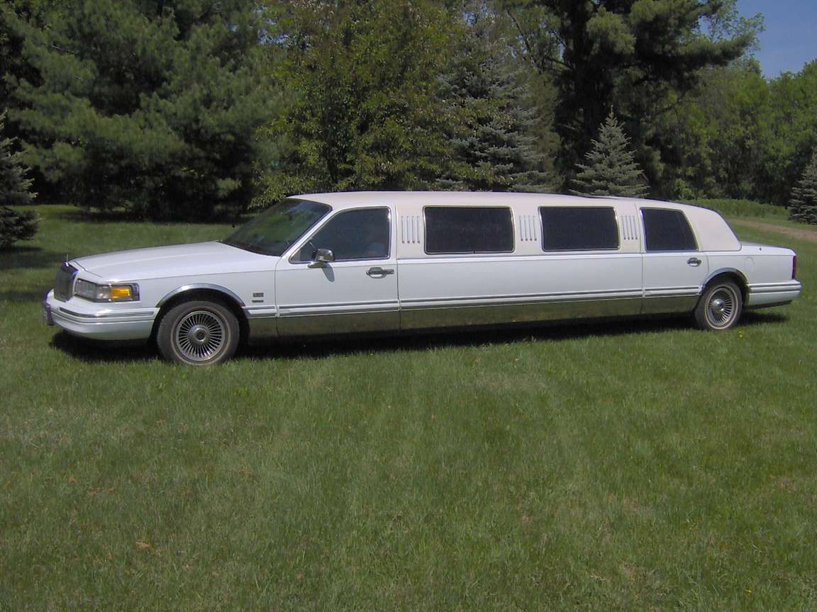 Lincoln Limousine #8904422