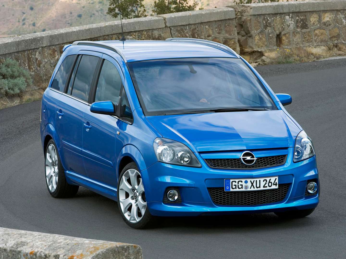 Opel Zafira A #9534776
