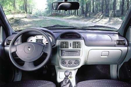 Renault Clio Sedan #8901787