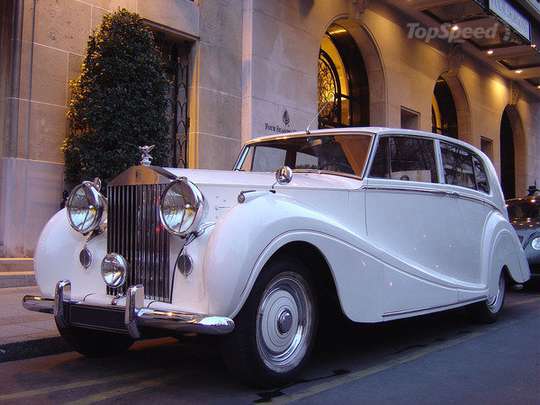 Rolls-Royce Silver Wraith #8273806