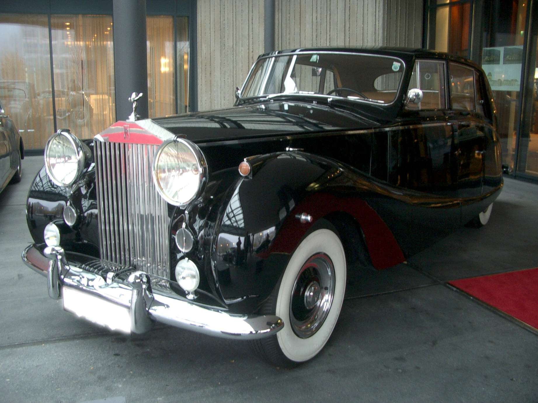 Rolls-Royce Silver Wraith #7449744