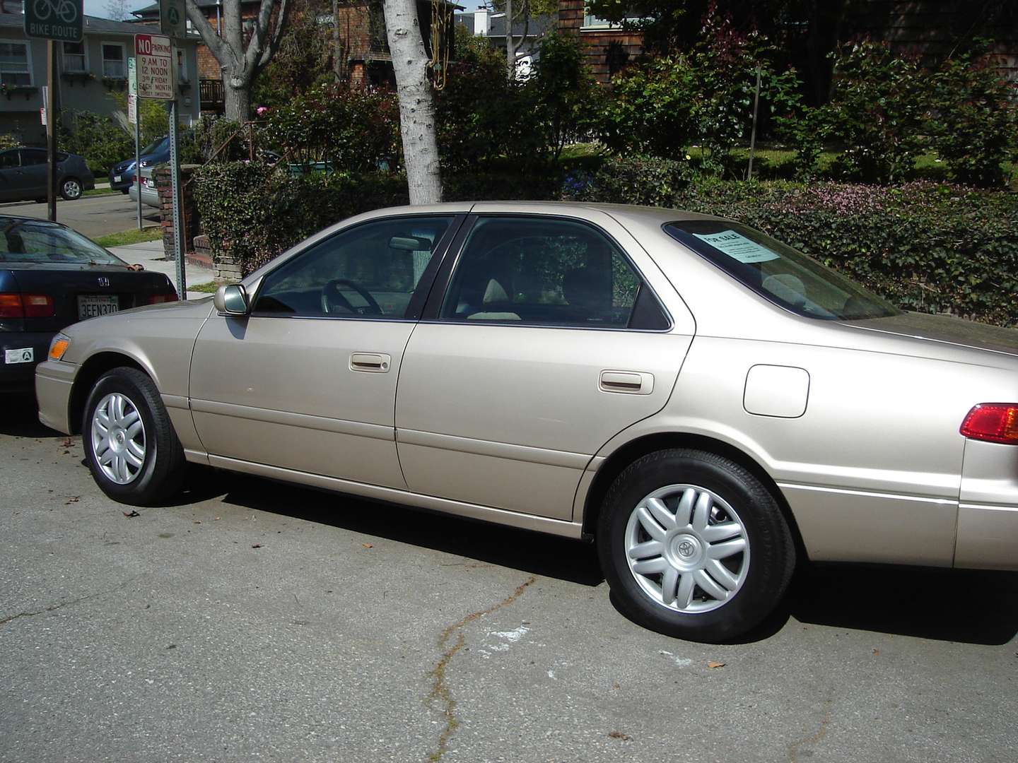 Toyota Camry LE #9780840
