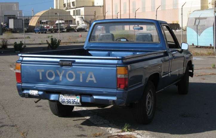 Toyota Pickup #9991620