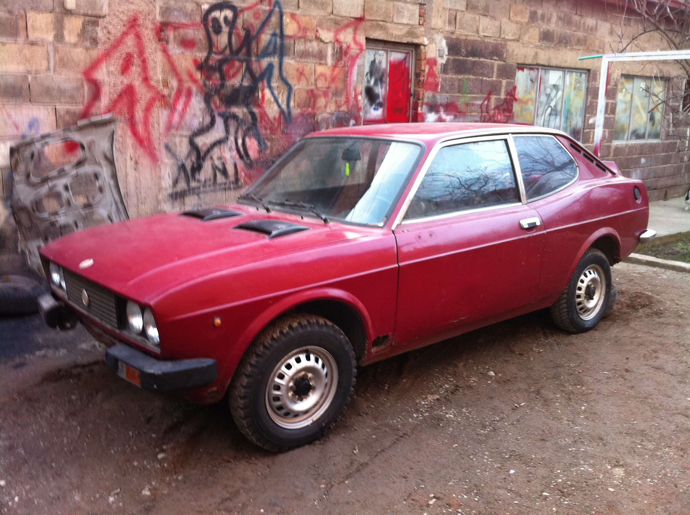 Fiat 128 coupe #7774282