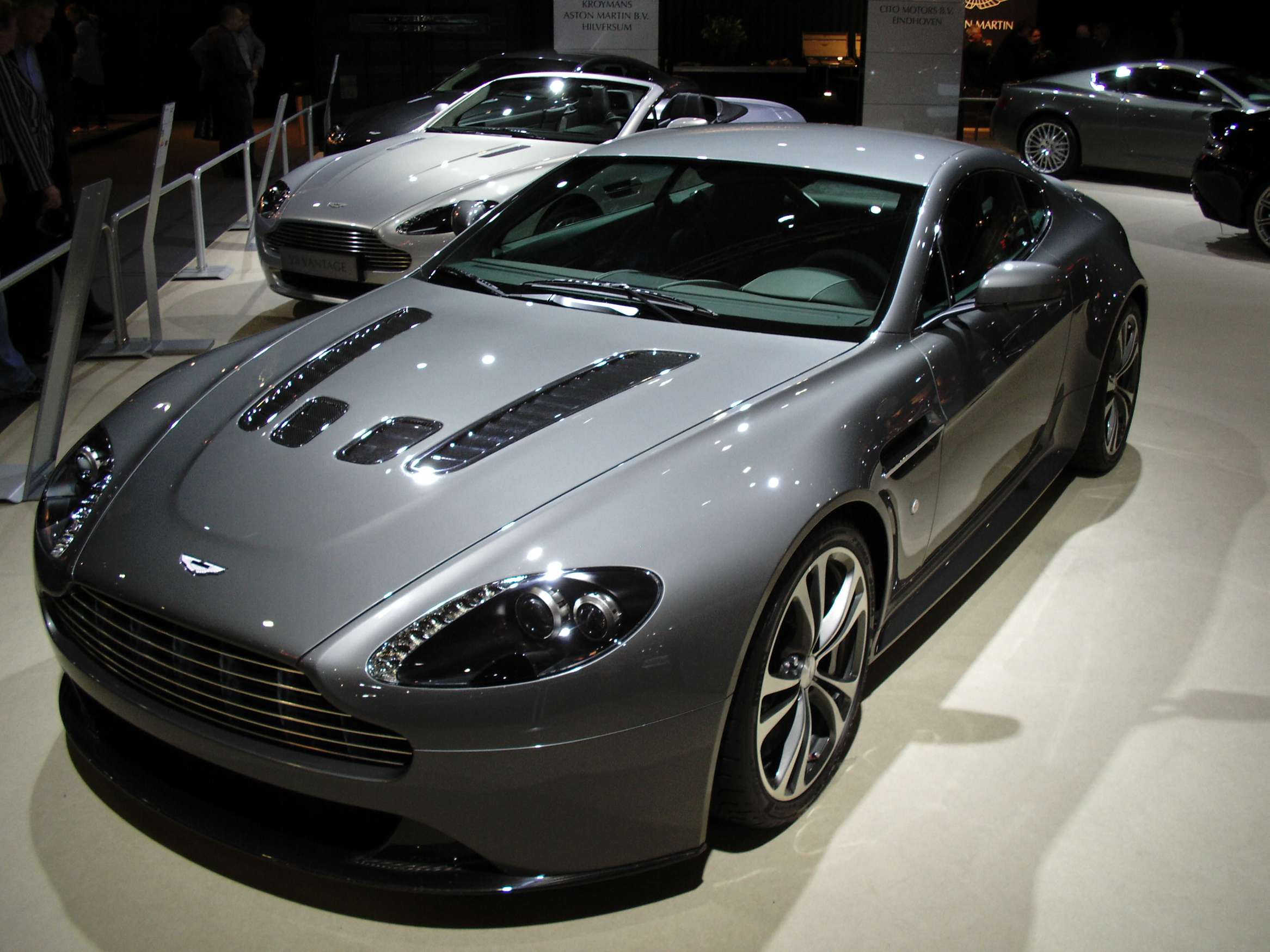 Aston Martin V12 Vantage #9208056