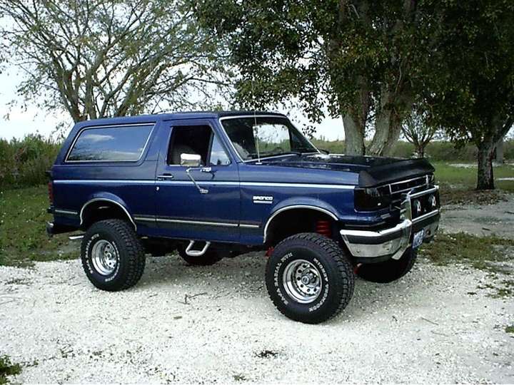 Ford Bronco #7756181