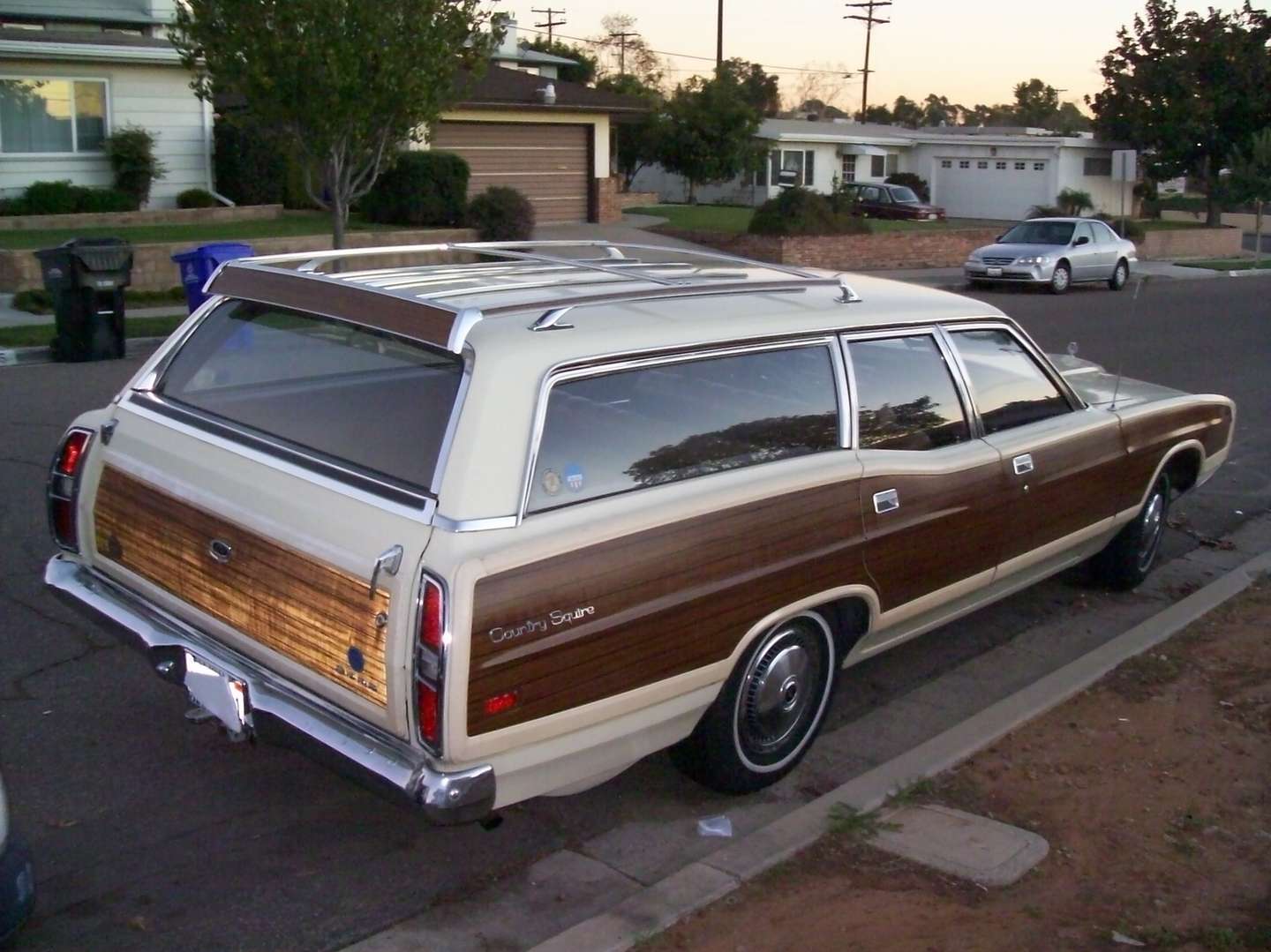 Ford Country Squire #8256759