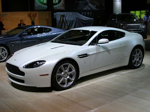 Aston Martin Vantage #8144533