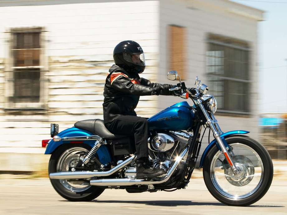 Harley-Davidson Dyna Super Glide #9353680