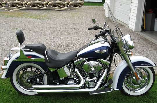 Harley-Davidson Softail Deluxe #9438430