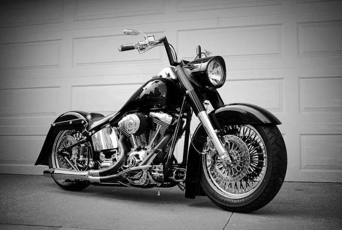 Harley-Davidson Softail Deluxe #7665412