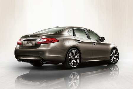 Infiniti_M56