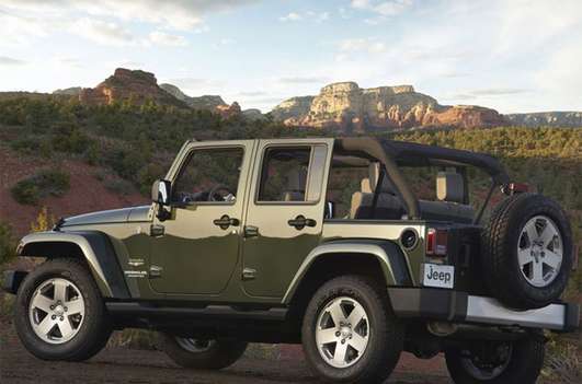 Jeep Wrangler Unlimited Sahara #7386338