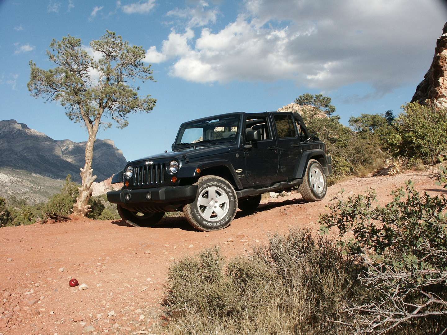 Jeep Wrangler Unlimited Sahara #7294642