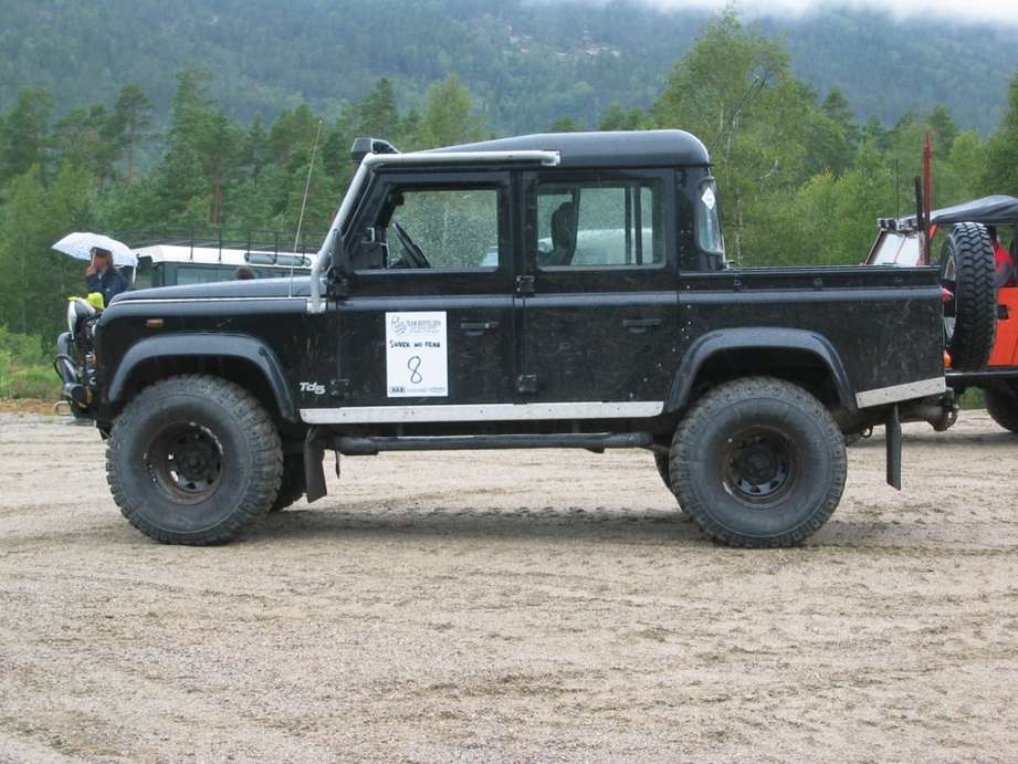 Land-Rover Defender #9606227