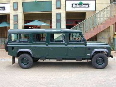Land-Rover Defender 130 #9220610