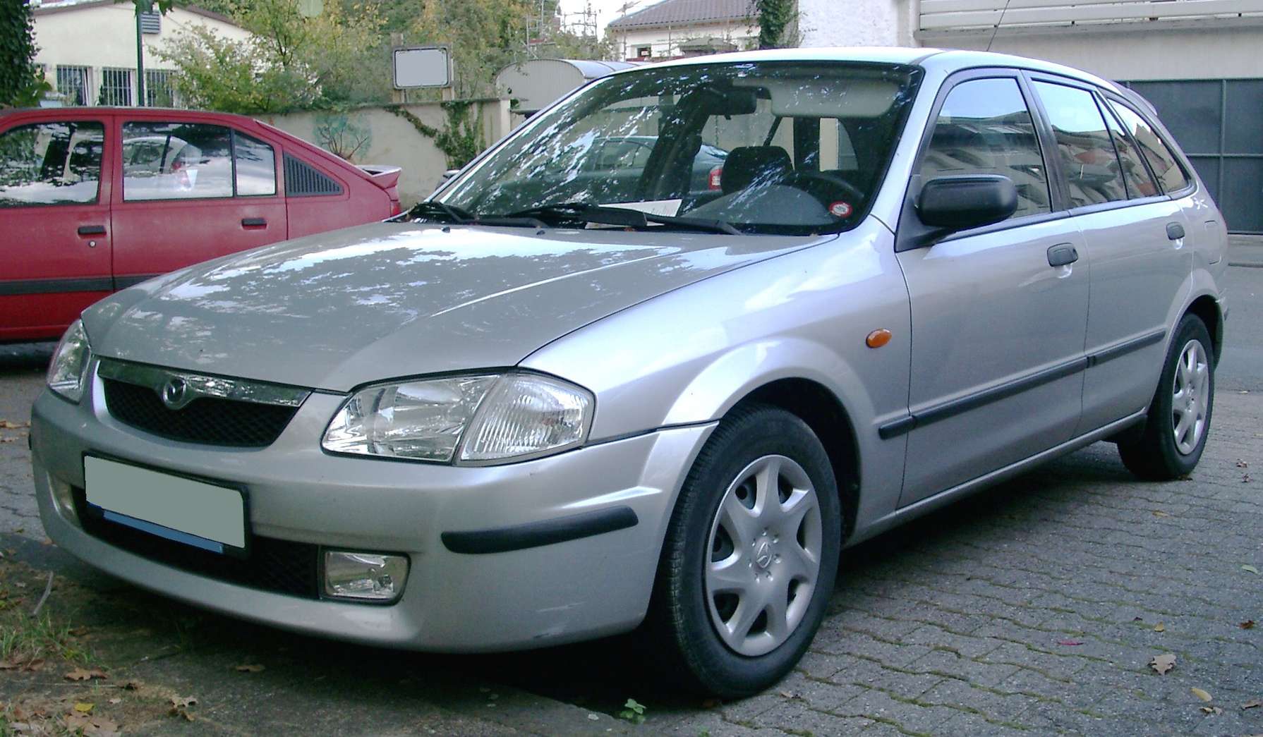 Mazda_323F
