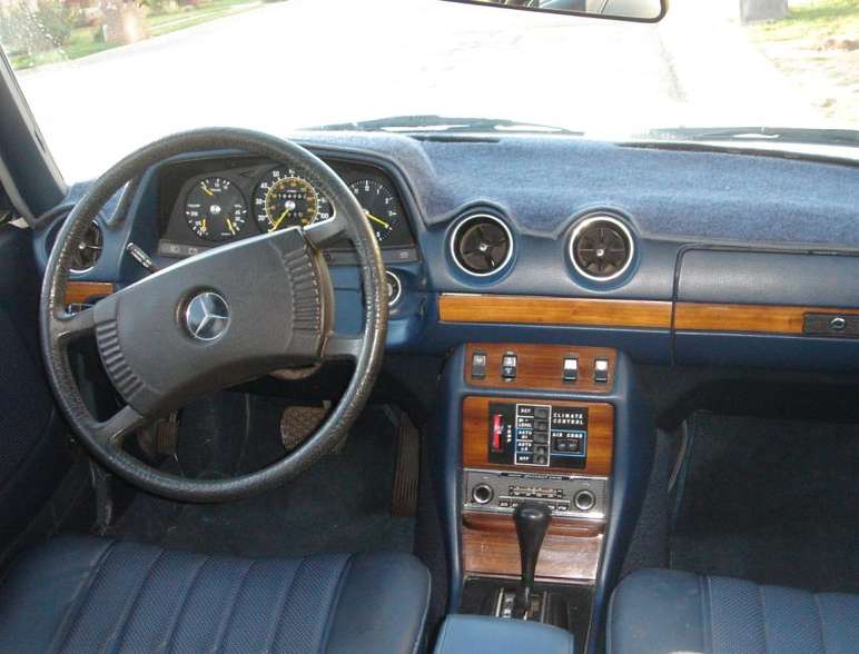 Mercedes-Benz_300D