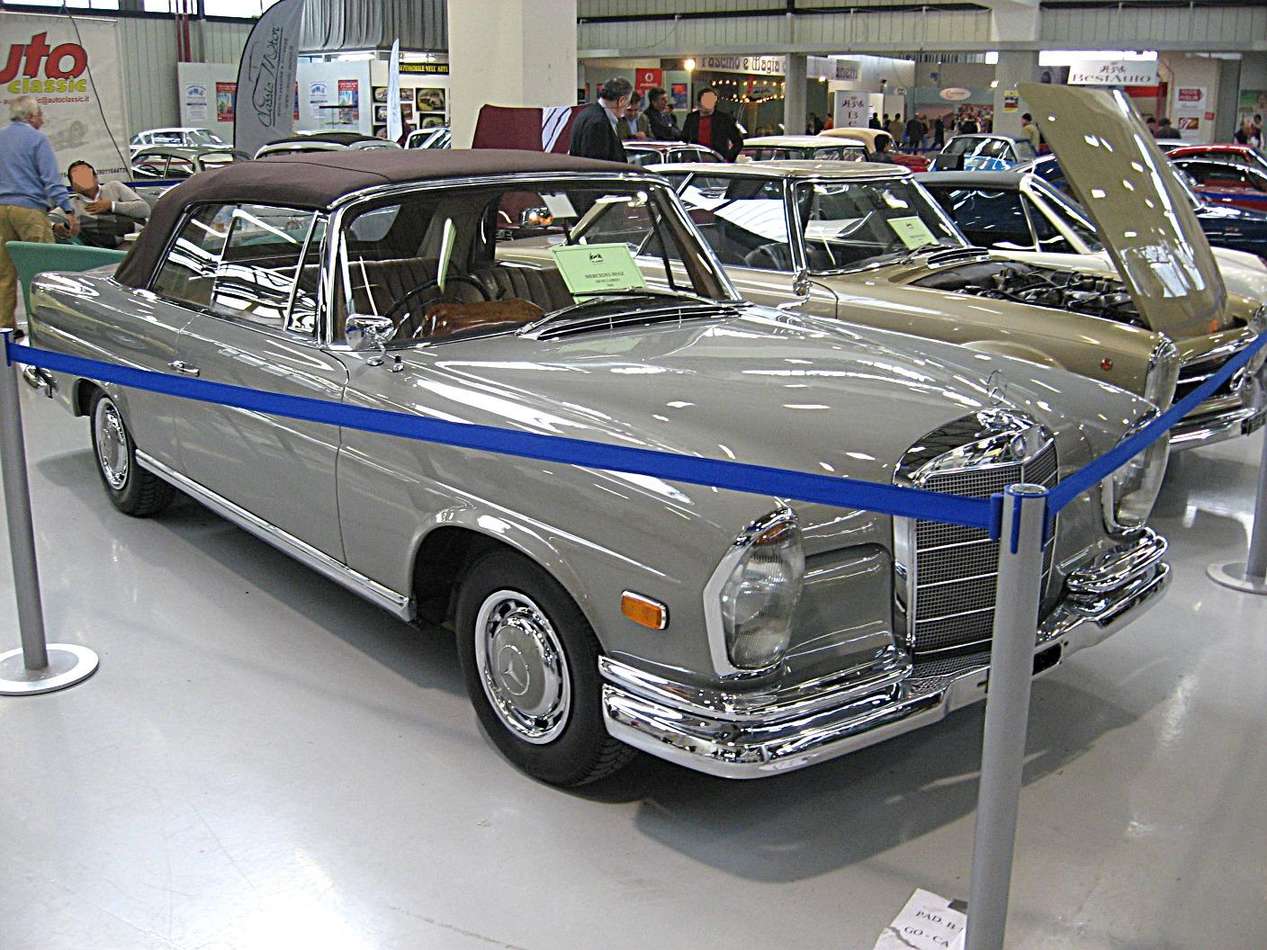 Mercedes-Benz_220