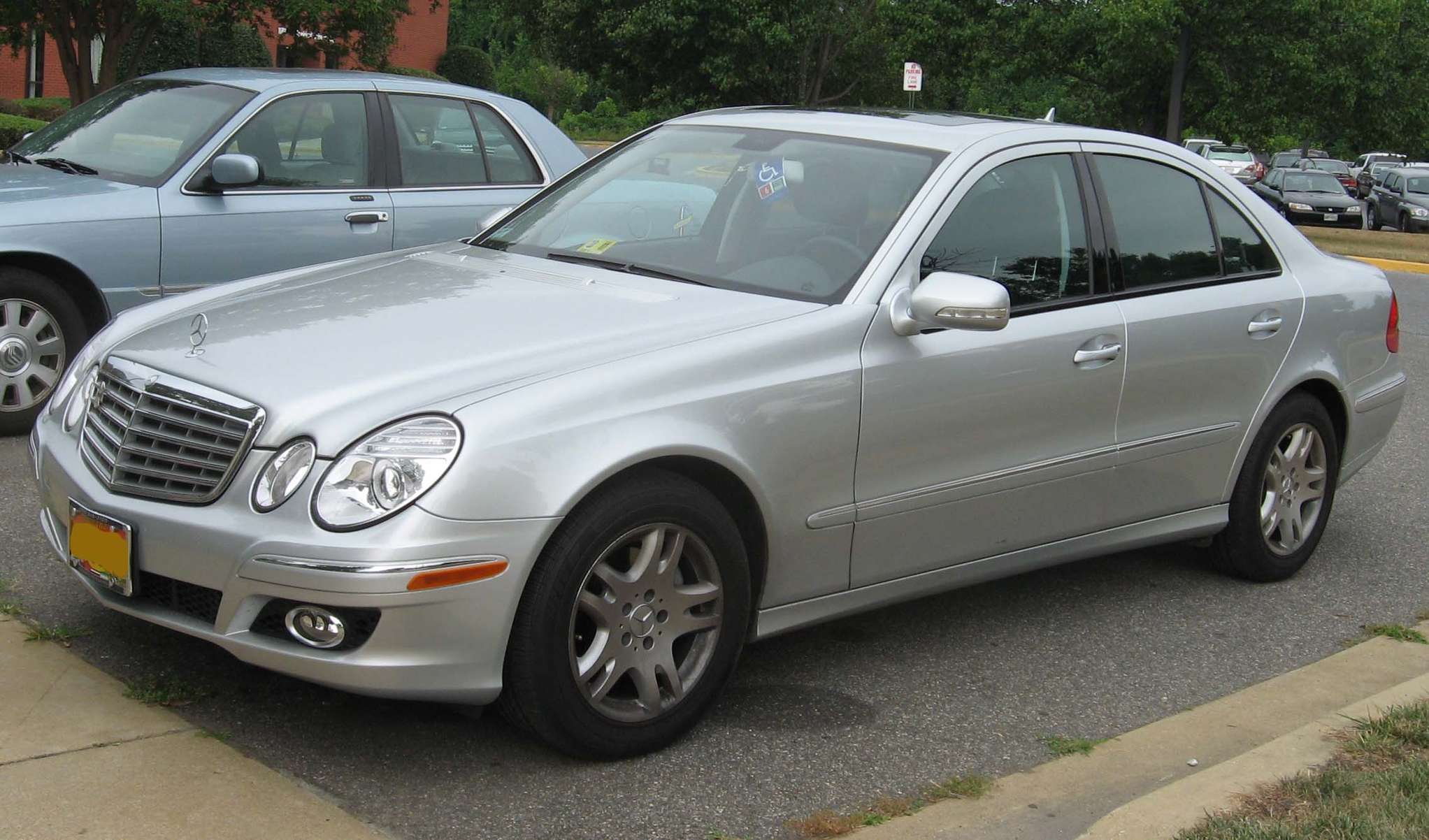 Mercedes-Benz E320 #9578388