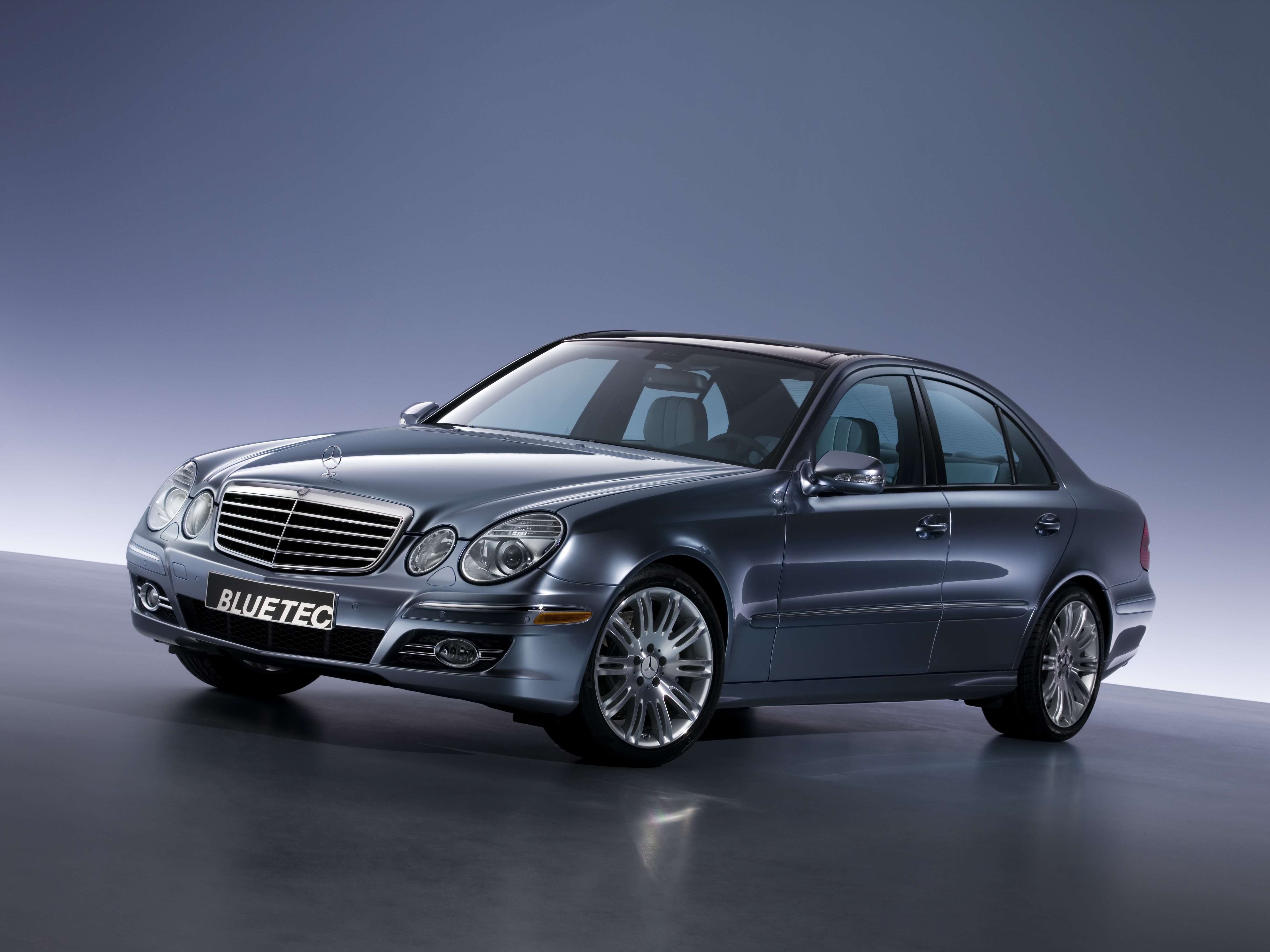 Mercedes-Benz E320 #9725326