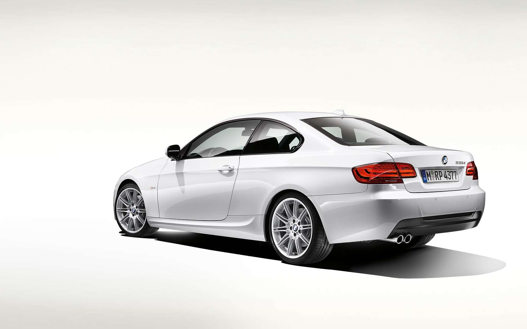BMW 320 Coupe #7653594