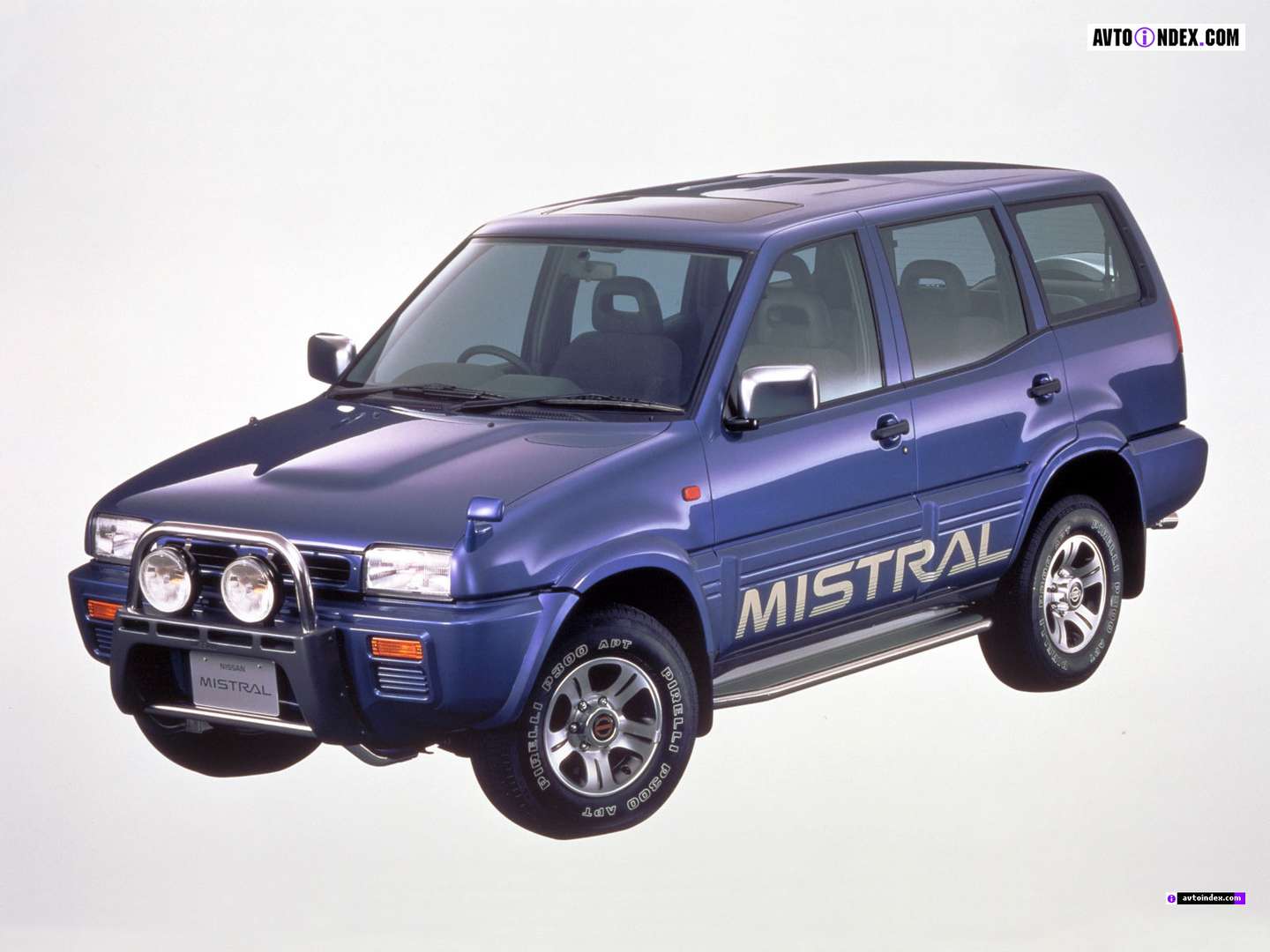 Nissan Mistral #8548863