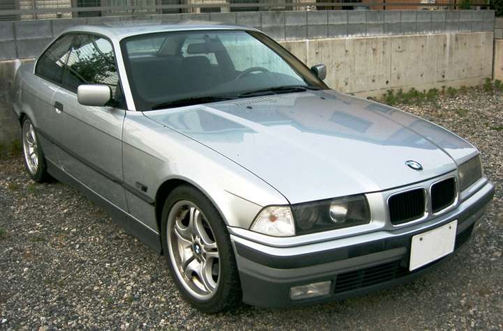 BMW 318 is #9235018