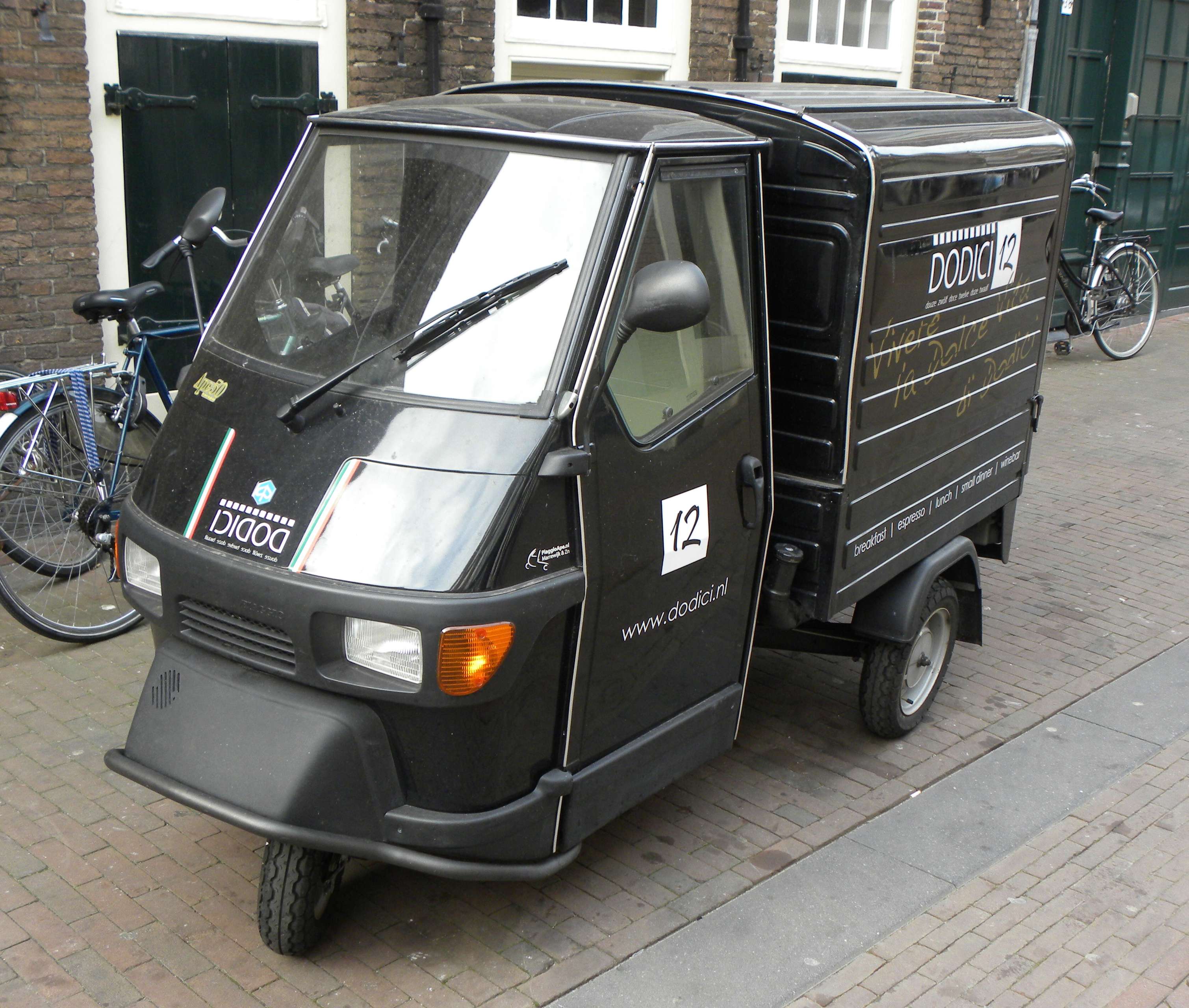 Piaggio_Ape_50