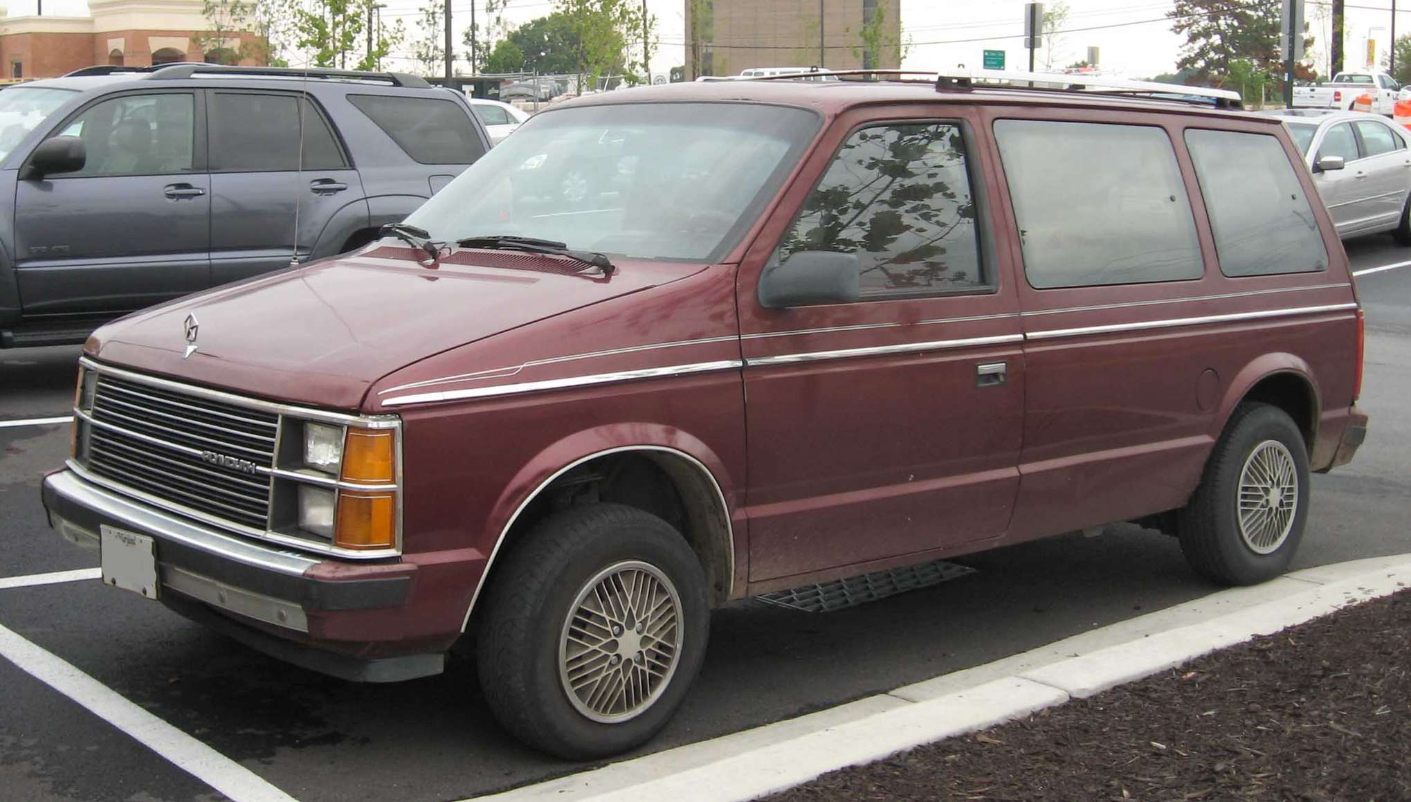 Plymouth Voyager #9484149