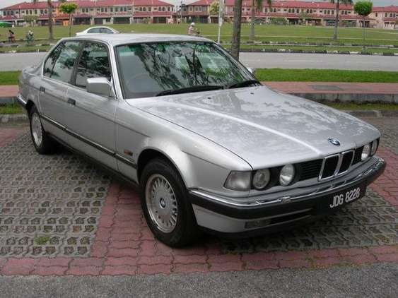 BMW 730i #8504664