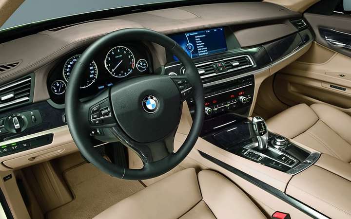 BMW_750i