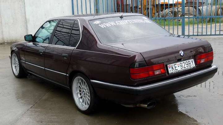 BMW 730i #7116103