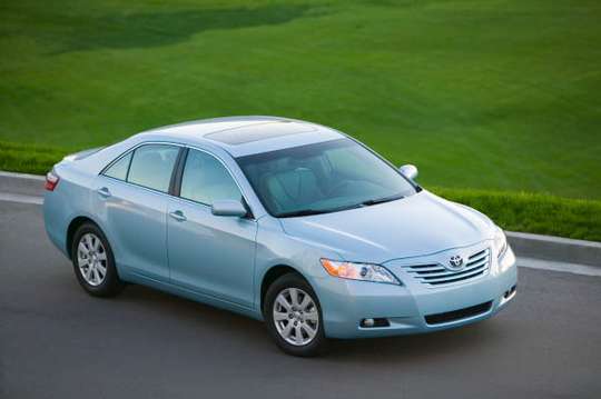 Toyota Camry XLE #8802032