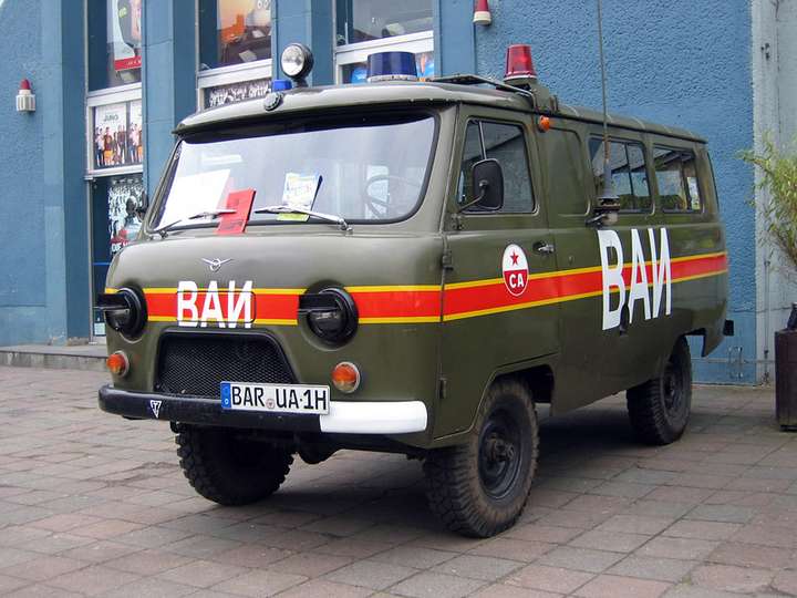 UAZ_452