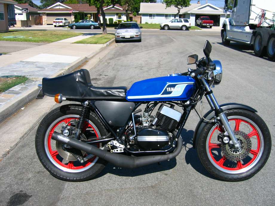 Yamaha_400