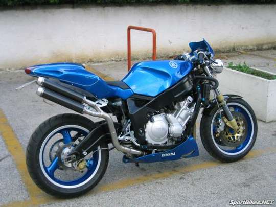 Yamaha FZR 600 #9734257