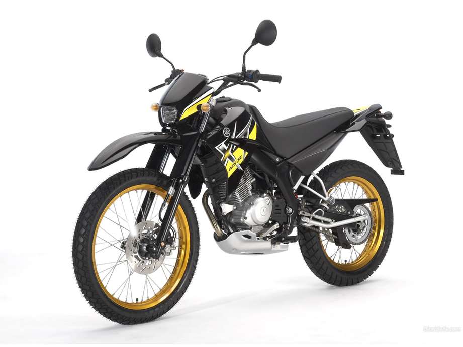 Yamaha XT 125 #8395264
