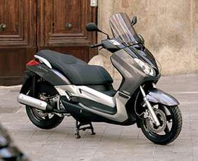 Yamaha_X-Max_250