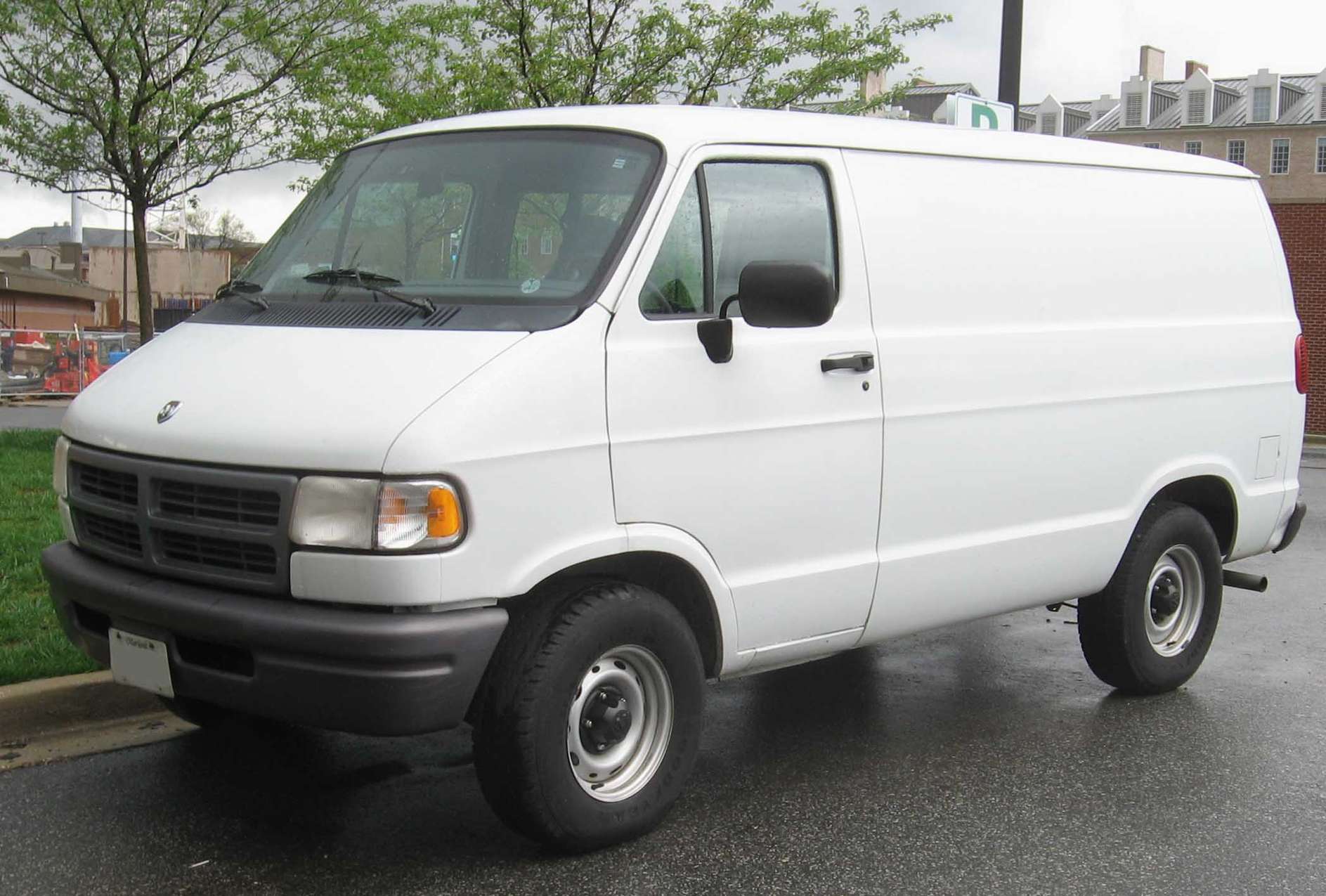 Dodge_Ram_Van