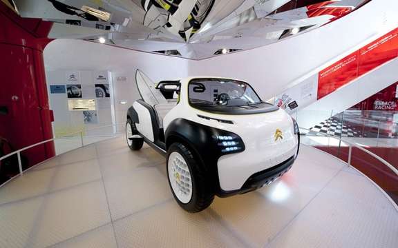 Citroen exhibited "a world of Creative Technology" picture #1