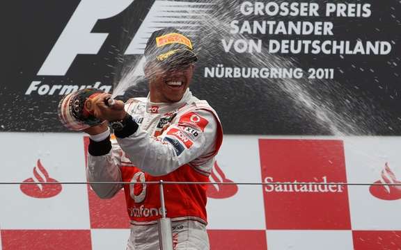 Lewis Hamilton returns to the success picture #1