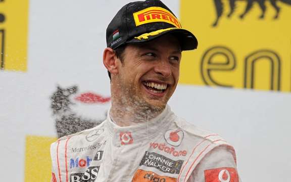 Button wins in Budapest; Menard Indy! picture #1