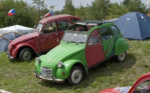 The 19th World Meeting of Friends of the Citroen 2CV beats records of participation picture #5
