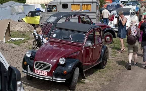 The 19th World Meeting of Friends of the Citroen 2CV beats records of participation picture #6