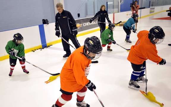 Chevrolet distributes hockey helmets