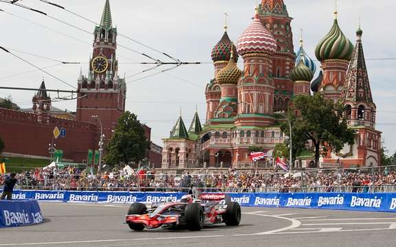 F1 attracts 100,000 people in Russia