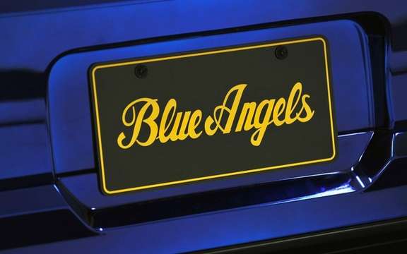 Ford Mustang GT 2012: A special edition "Blue Angels" picture #4